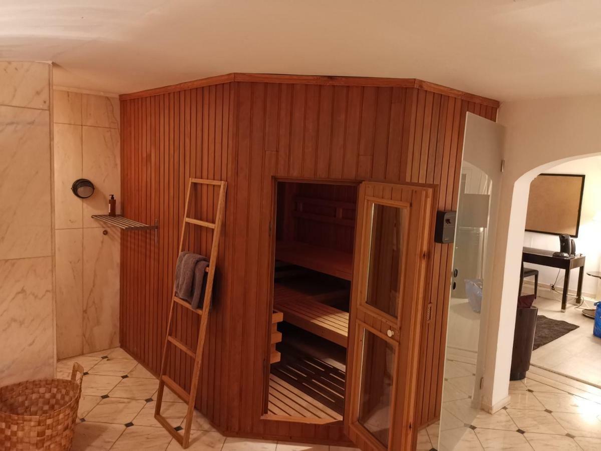 Wellness Appartement Дюссельдорф Екстер'єр фото